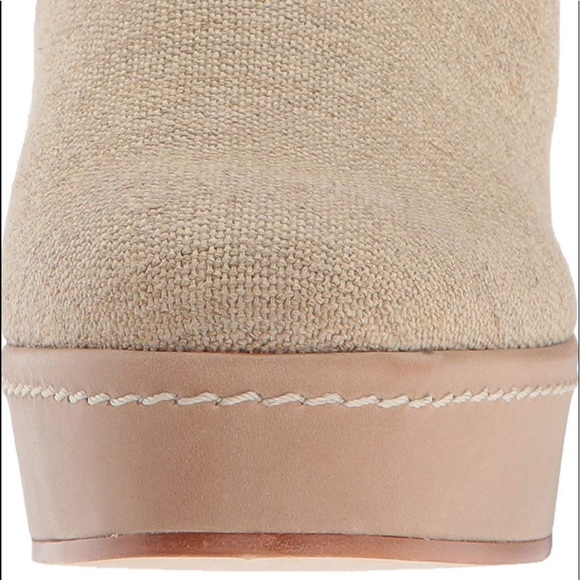 Donald Pliner- Natural Leather Lined Covered Heel - Picture 6 of 8